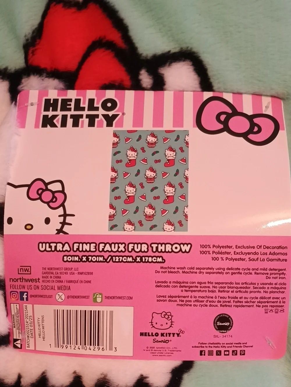 NWT Ultra Fine Faux Hello Kitty Throw - Mint Green with Red Holiday Print